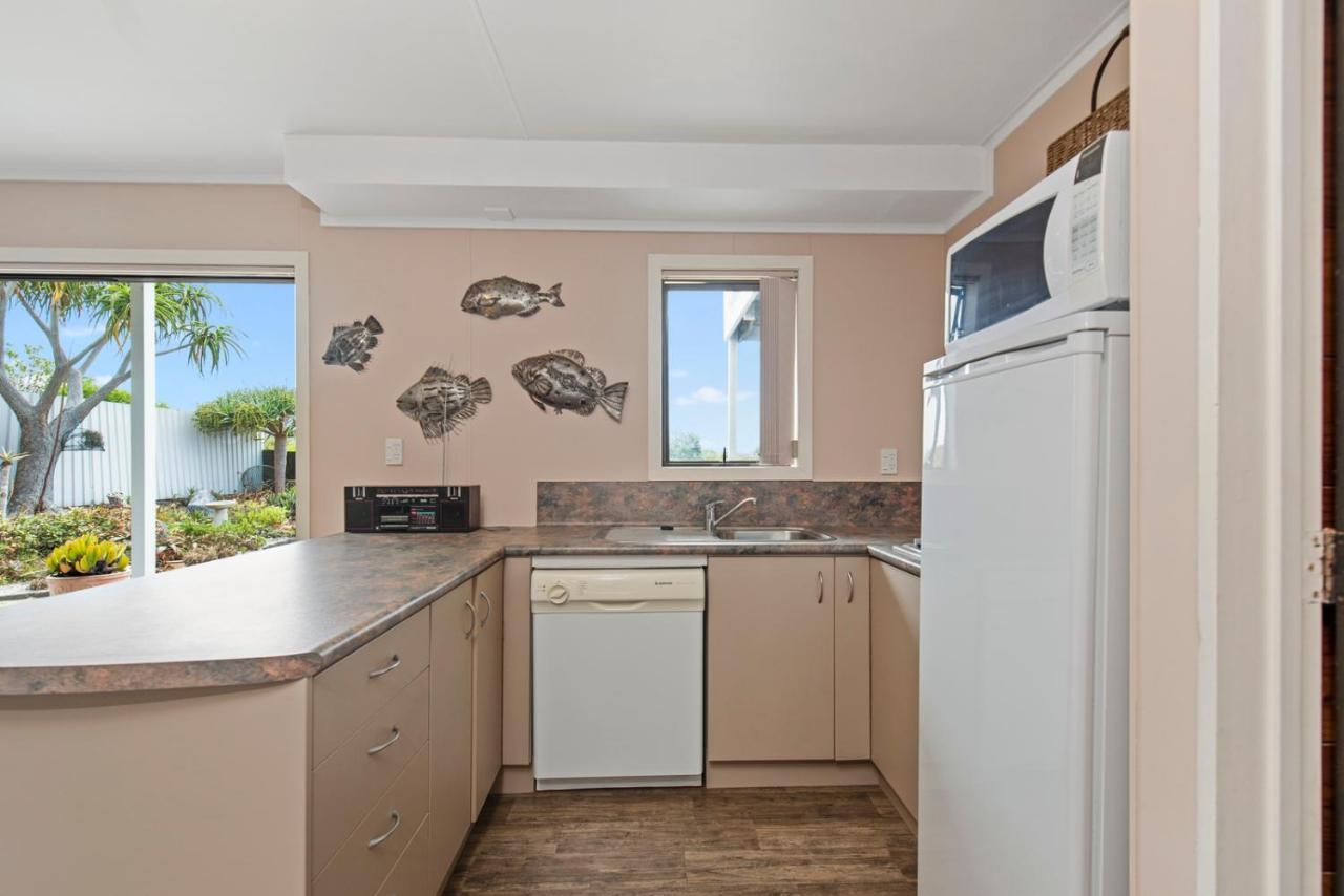 Oceanside Bach - Mount Maunganui Holiday Home Exterior photo