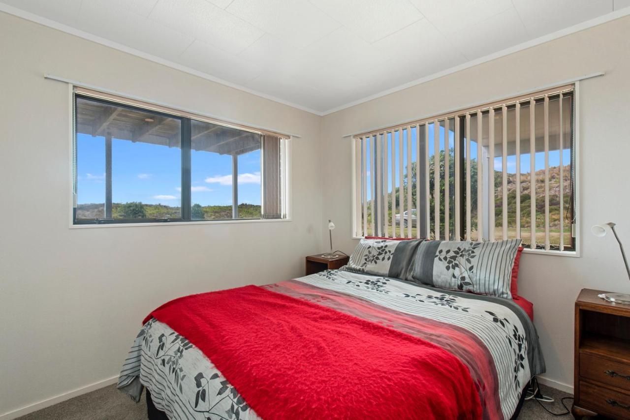 Oceanside Bach - Mount Maunganui Holiday Home Exterior photo